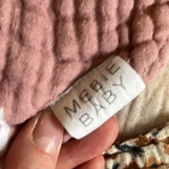 Mebie baby harvest floral and pink dash bibs - Picture 2 of 2